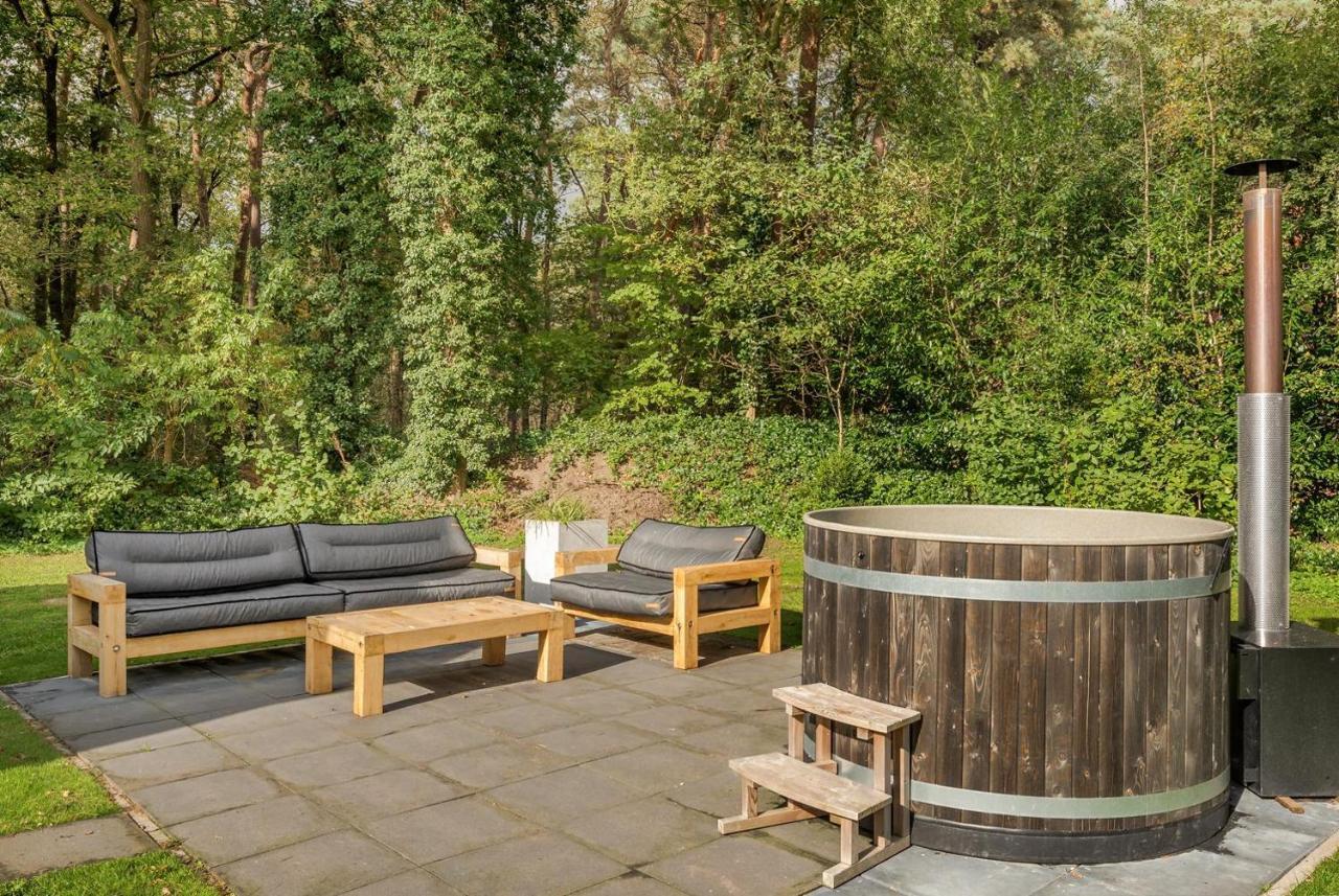 Beautiful English Villa With Hottub Zuidwolde  Exteriör bild