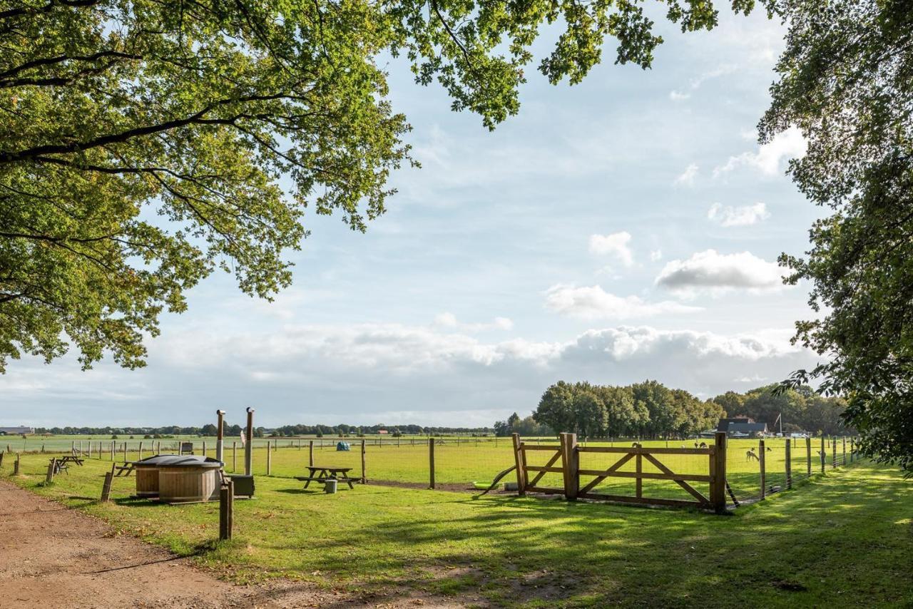 Beautiful English Villa With Hottub Zuidwolde  Exteriör bild