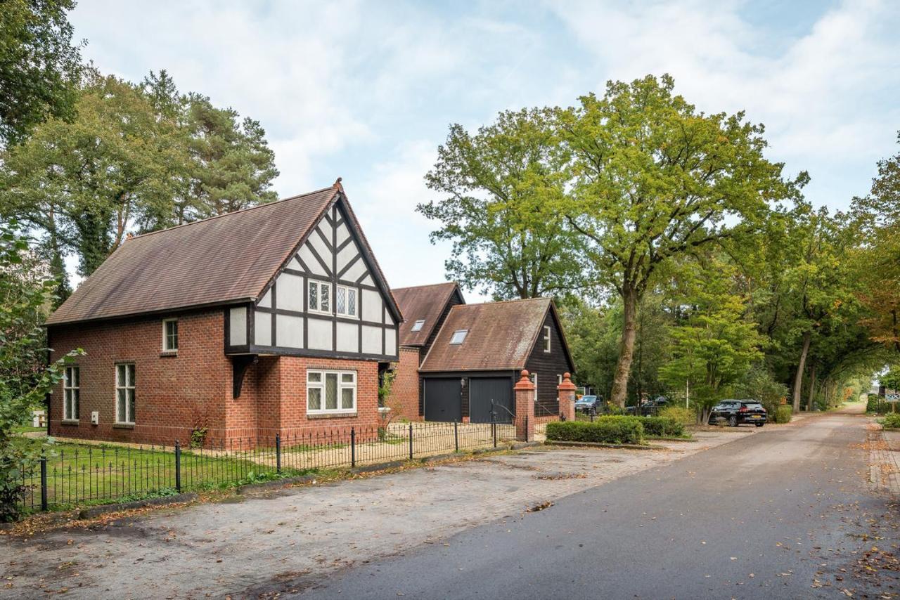 Beautiful English Villa With Hottub Zuidwolde  Exteriör bild
