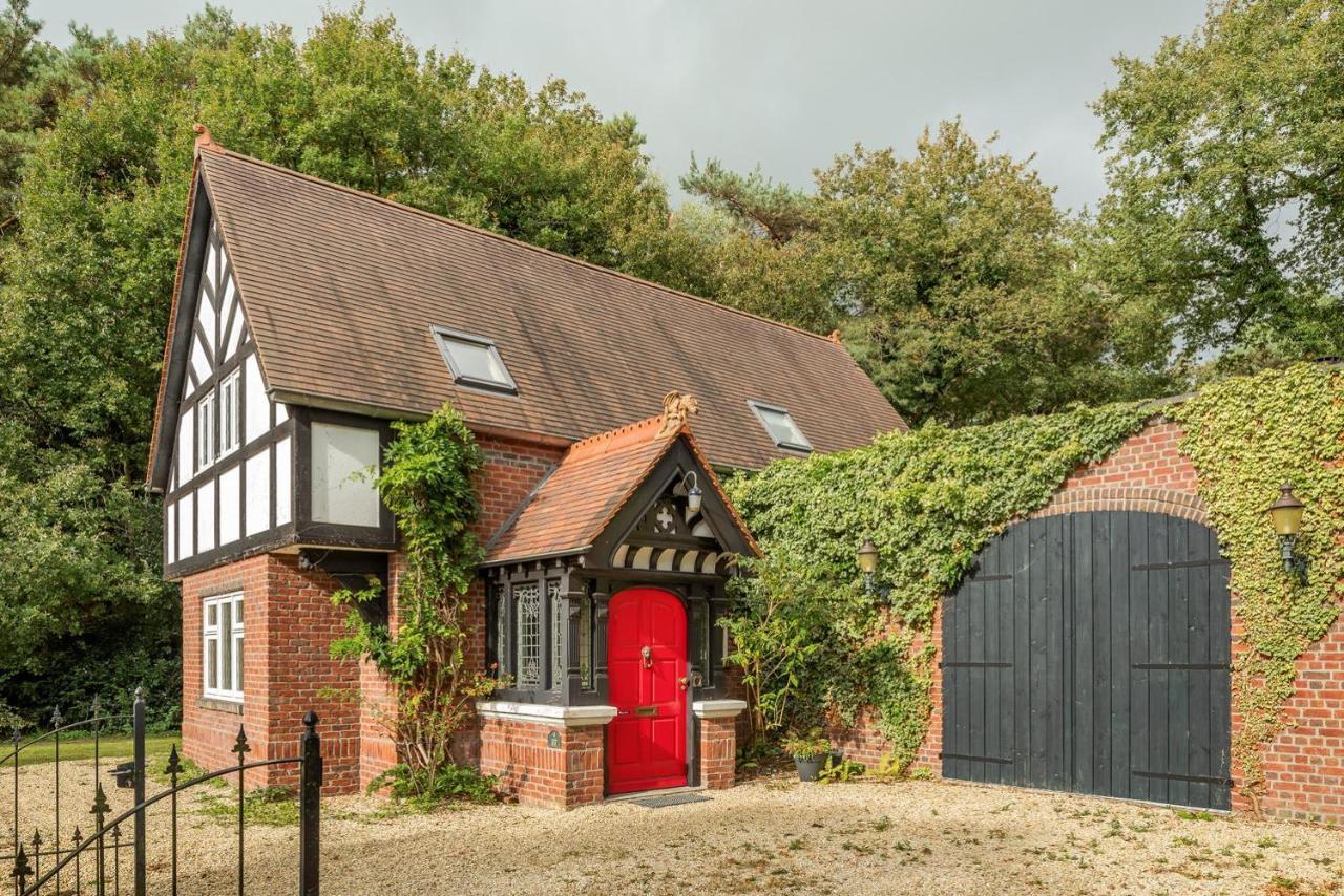 Beautiful English Villa With Hottub Zuidwolde  Exteriör bild